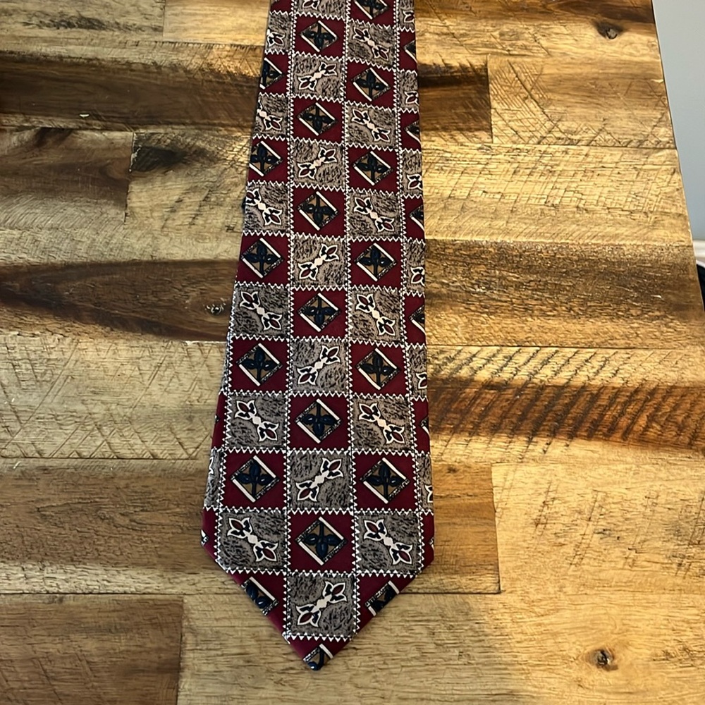 Silk tie